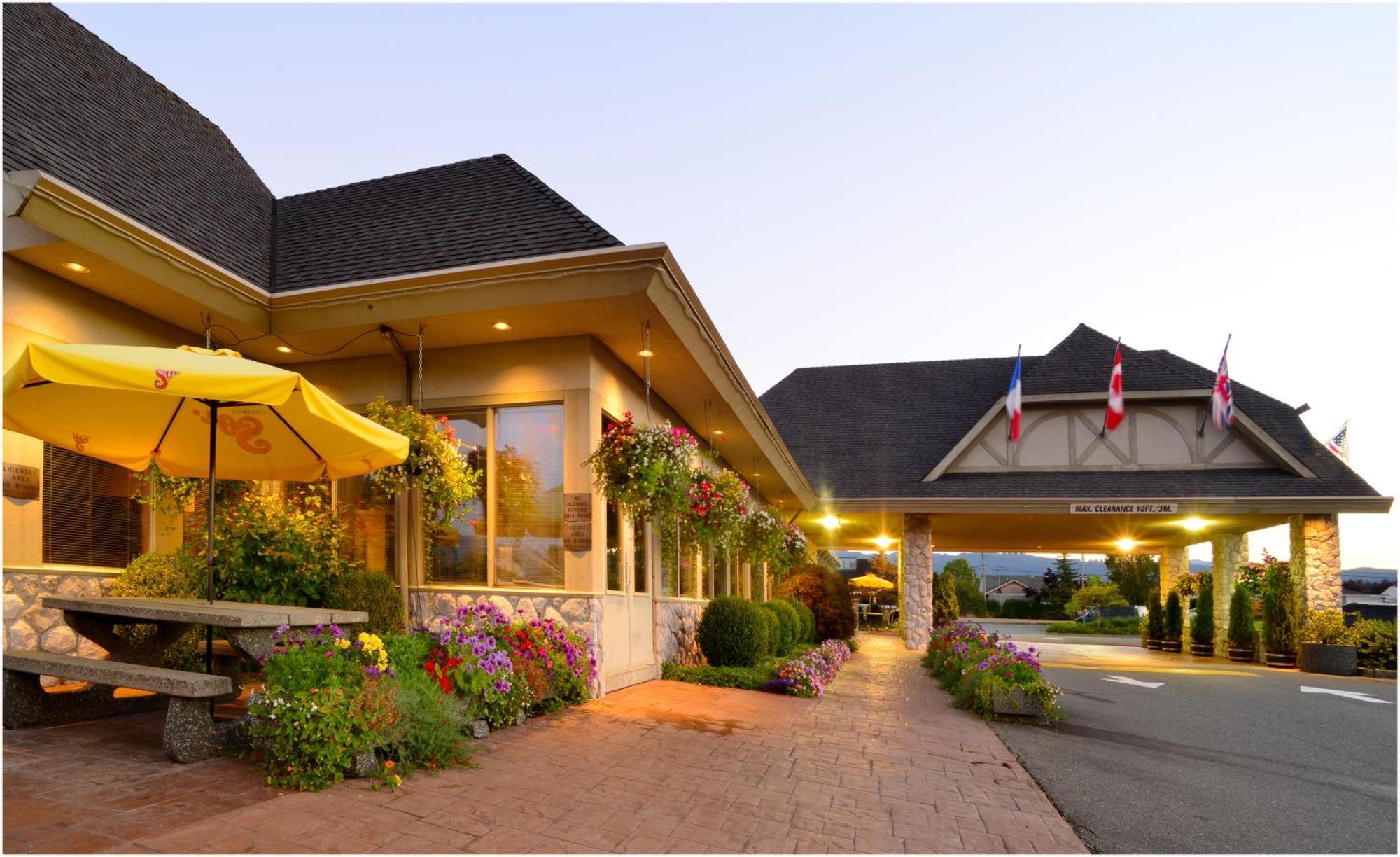 The Hospitality Inn Port Alberni Exterior photo