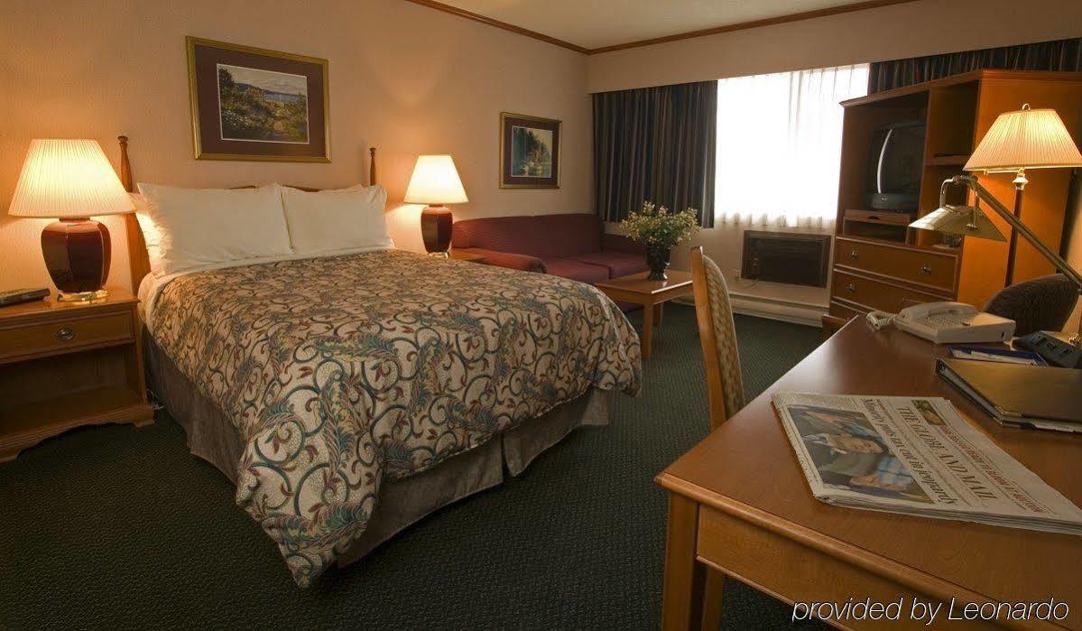 The Hospitality Inn Port Alberni Exterior photo