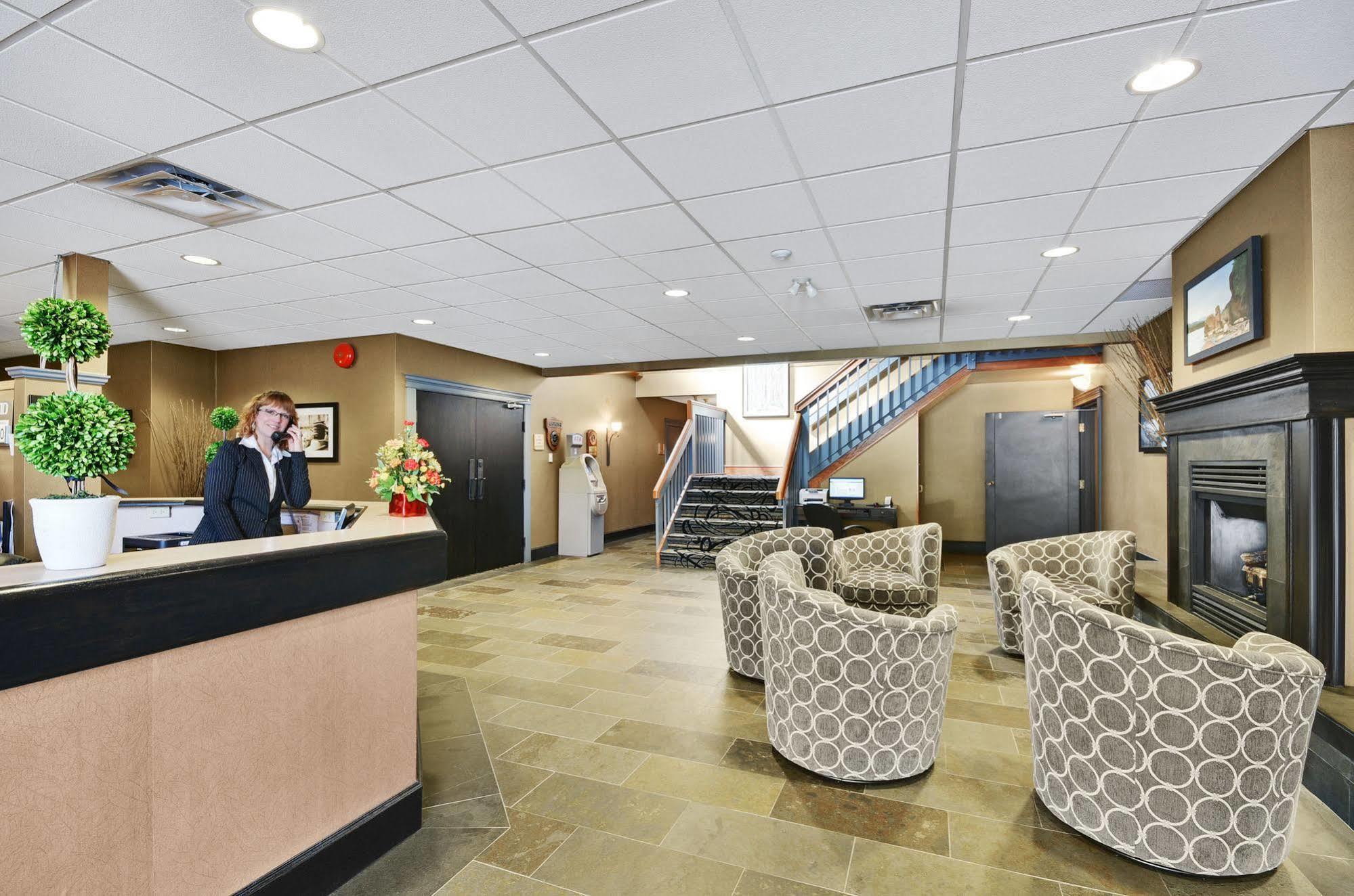 The Hospitality Inn Port Alberni Exterior photo